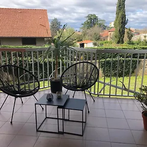 https://studio-moderne-terrasse-et-parking.hotels-rhonealpes.com